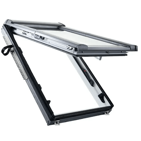 Lucernario in PVC aperto con cornice nera su sfondo bianco.