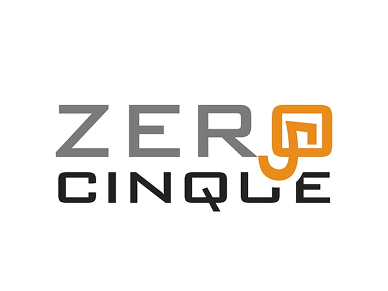 Logo "ZERO CINQUE" con "O" stilizzata color arancione in un quadrato.
